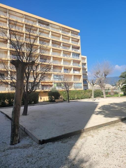 Residence Les Cyclades Le Lavandou Esterno foto