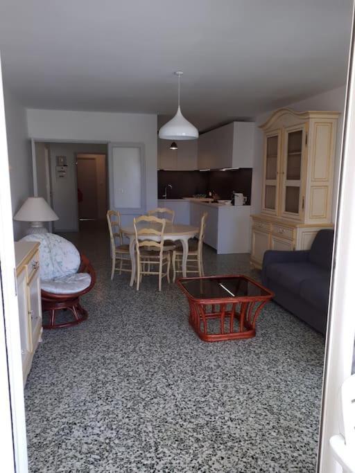 Residence Les Cyclades Le Lavandou Esterno foto